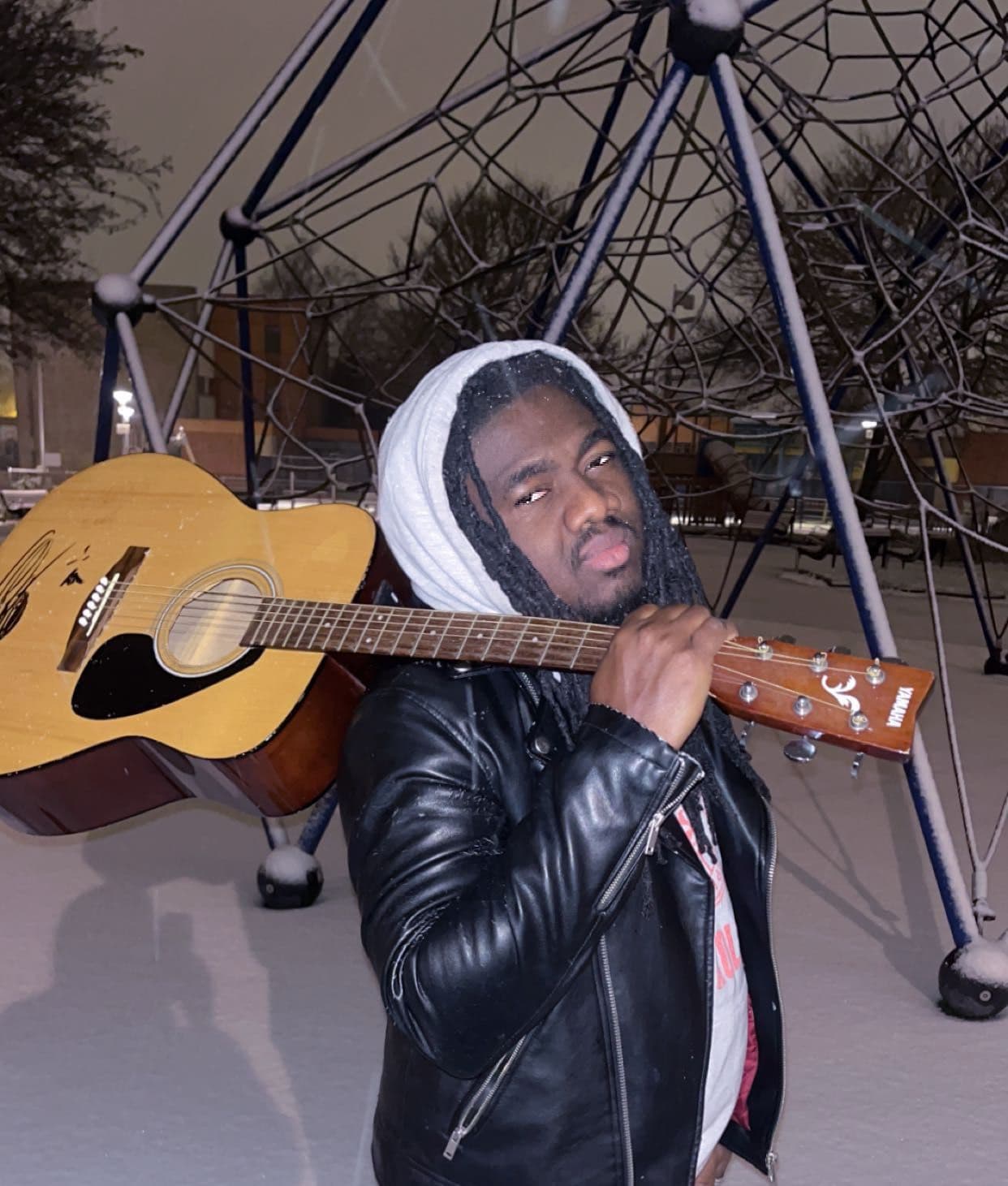 Poids des mots, puissance des images : ABDUL METAL lâche bientôt son nouveau clip " Wo na Féé "